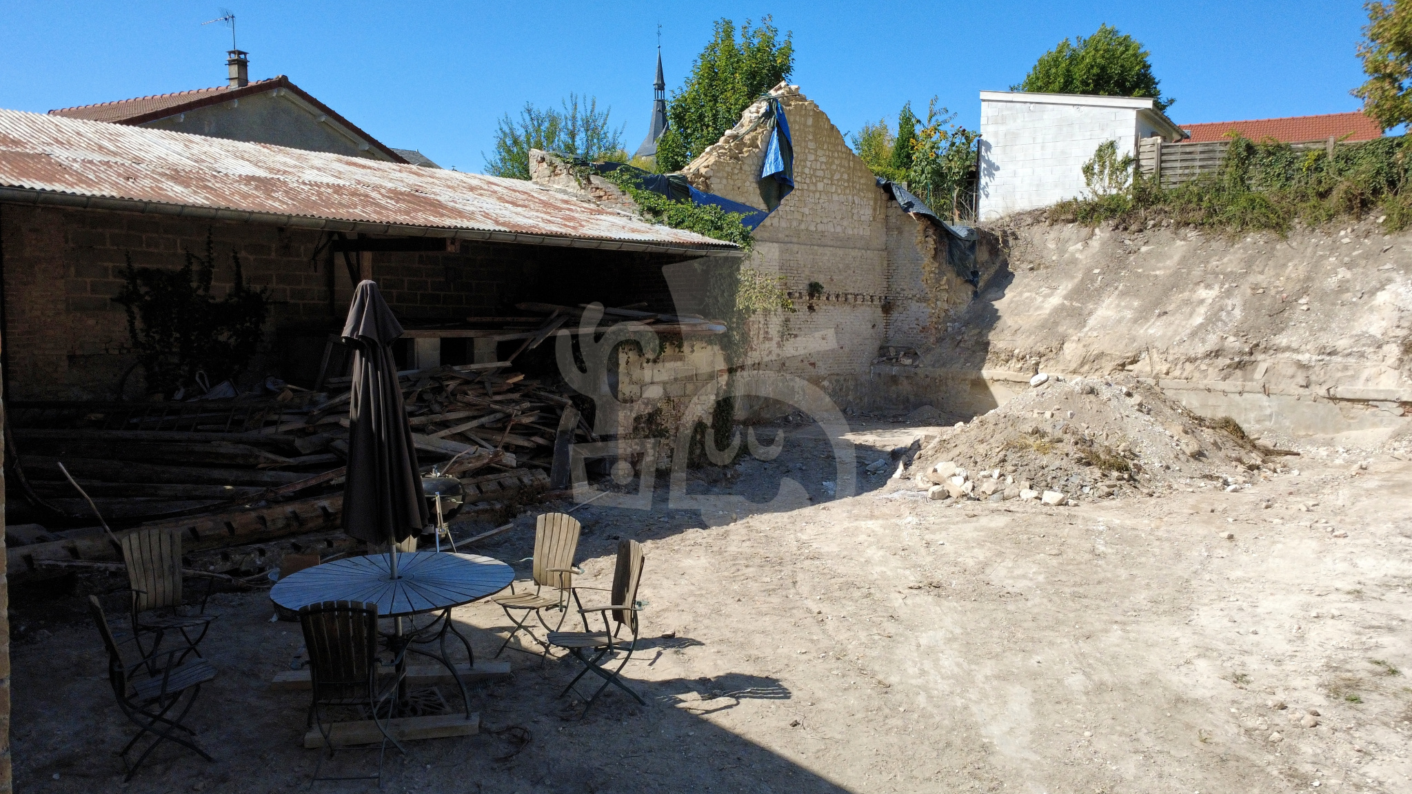 Immeuble à vendre à Tagnon, 300 m² – photo 2 sur 12